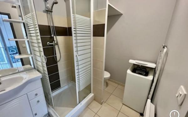 Appartement à louer    1 pièce • 22,82 m2 Marignane
