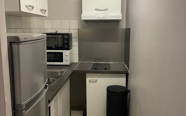 Appartement à louer    1 pièce • 22,82 m2 Marignane