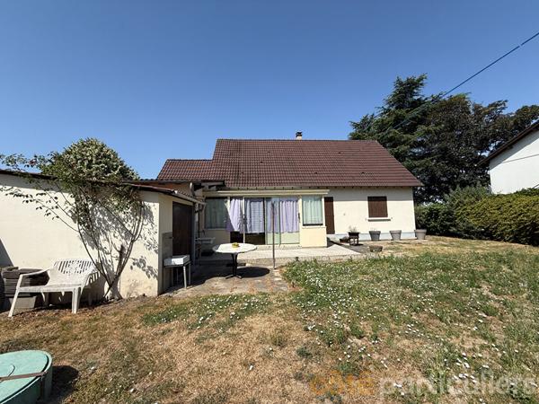 Vente
                Maison122,63 m² - 6 Pièces -
                    SAINT AMAND MONTROND (18200)