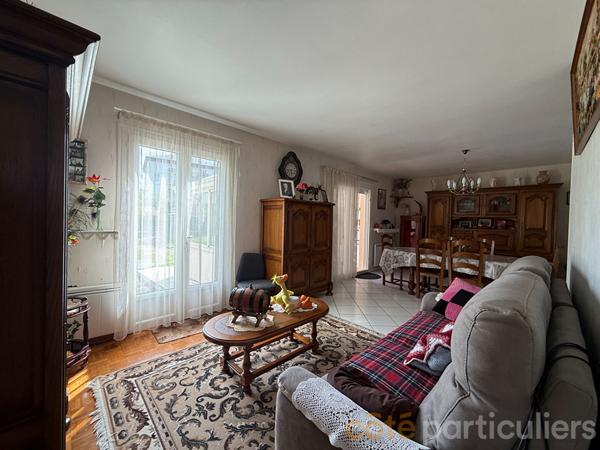 Vente
                Maison122,63 m² - 6 Pièces -
                    SAINT AMAND MONTROND (18200)