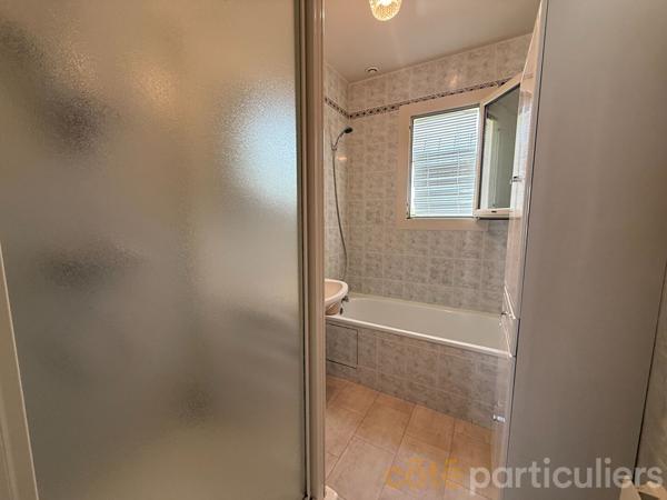 Vente
                Maison122,63 m² - 6 Pièces -
                    SAINT AMAND MONTROND (18200)
