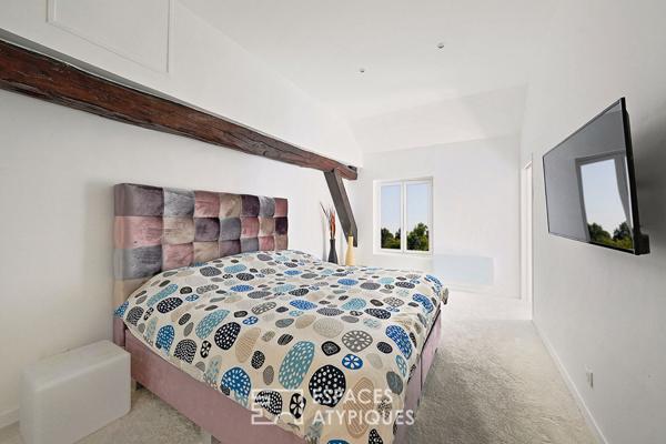 Maison en pierre rénovée avec jardin et cour