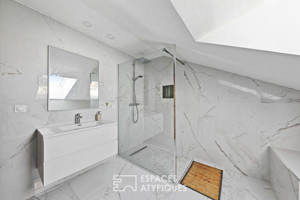 Maison en pierre rénovée avec jardin et cour