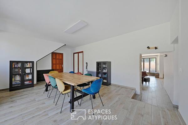 Maison en pierre rénovée avec jardin et cour