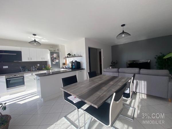 3%COM Beau F3 avec double balcon et double garage  Hochfelden (67270)