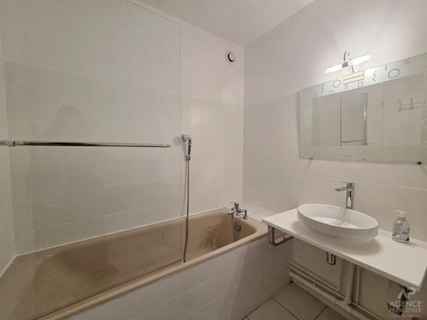 Appartement Meublé, Rueil Malmaison 5 pièce(s) 95 m2 Loyer 1 900 €/mois charges comprises **  - Référence  20026