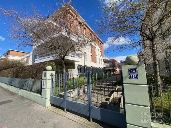 3%.COM Très beau F2 avec terrasse et garage - vendu loué Strasbourg (67000)