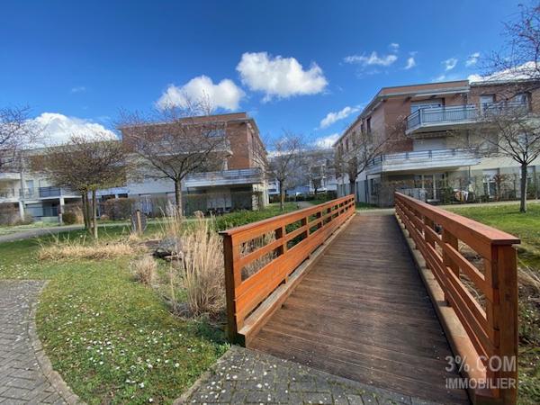 3%.COM Très beau F2 avec terrasse et garage - vendu loué Strasbourg (67000)