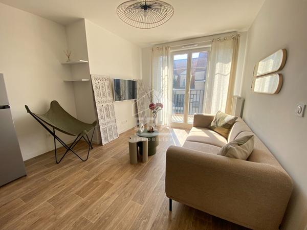 APPARTEMENT DE 2 PIECES A LOUER MEUBLÉ A PLAISIR - CENTRE-VILLE