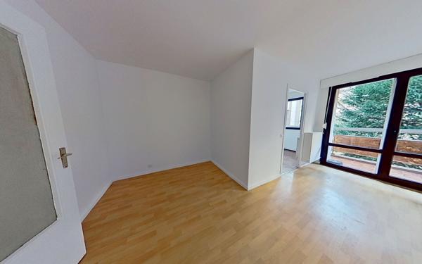 Appartement à louer    1 pièce • 32,96 m2 Bron