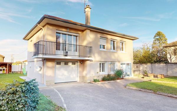 Maison à vendre    6 pièces • 135,50 m2 Saint-Bonnet-de-Mure