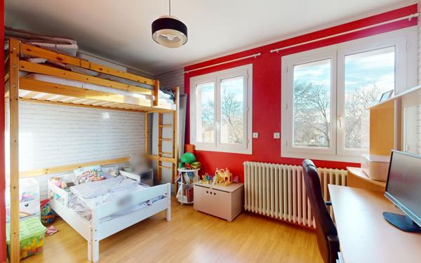 Maison à vendre    6 pièces • 135,50 m2 Saint-Bonnet-de-Mure