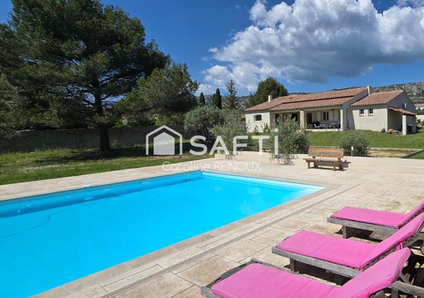 Mérindol Villa de 160 m² sur 3300 m² de terrain , garage, cave, piscine