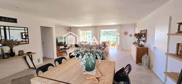 Mérindol Villa de 160 m² sur 3300 m² de terrain , garage, cave, piscine