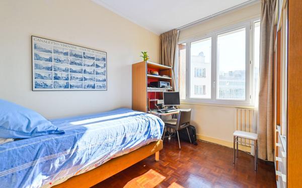 Appartement à vendre    4 pièces • 90,81 m2 Paris 19