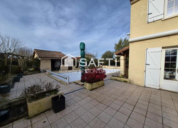 PAVILLON 200M² UTILES AVEC PISCINE ET VERANDA SUR 1021M² DE TERRAIN