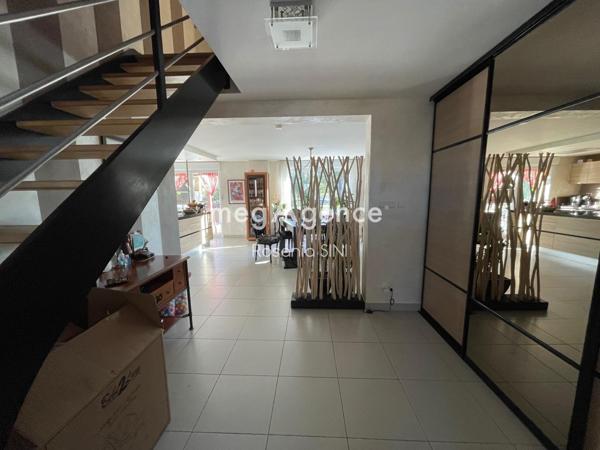 Maison à SAINT-MATHURIN, 85150 - 7 pièces 169m²