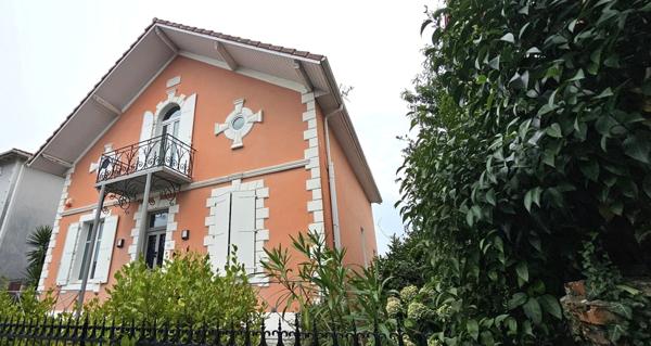 DAX (40) - VASTE VILLA DE 7 PIECES PRINCIPALES - AUTHENTICITE - MODERNISME - ELEGANCE