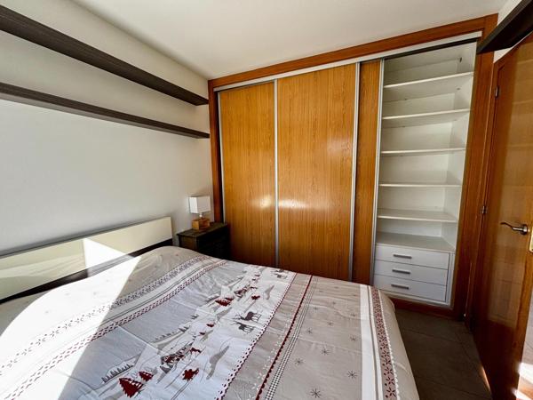 T2 rénové, lumineux avec très grande terrasse, jardin et garage fermé