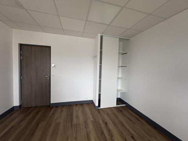 Plateau de bureaux au pied de la gare d'Orléans - A LOUER 261 m2 (lumineux et accessible aux personnes à mobilité réduite) !