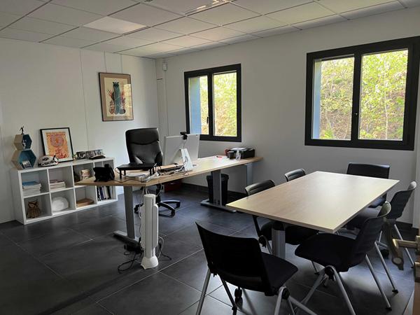 A LOUER - LIMOGES proche A20 - Bureaux avec open space 330 m²