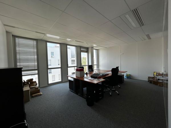 Bureaux à louer 515 m² avec terrasse privative quartier Berges du Lac