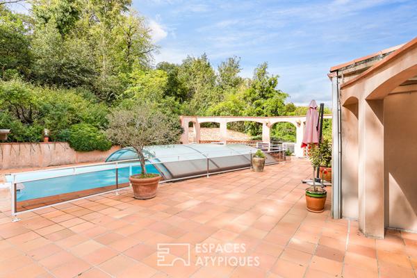 Maison familiale accolée à un bois classé