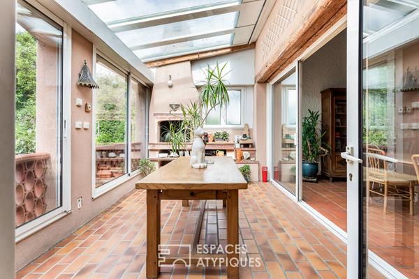 Maison familiale accolée à un bois classé