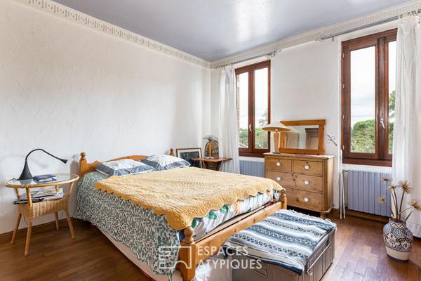 Maison familiale accolée à un bois classé