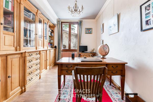 Maison familiale accolée à un bois classé