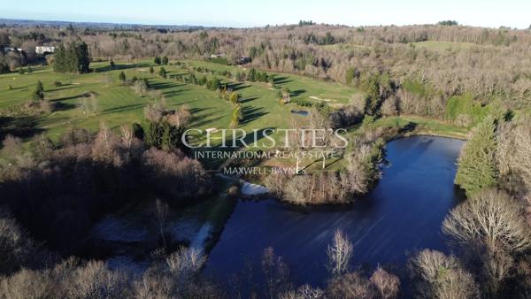 Domaine privé de 21,4 ha avec golf 9 trous, lacs & potentiel résidentiel