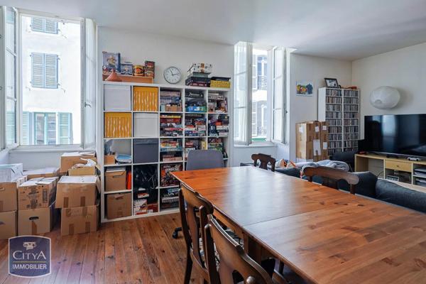 Immeuble à vendre 247m²