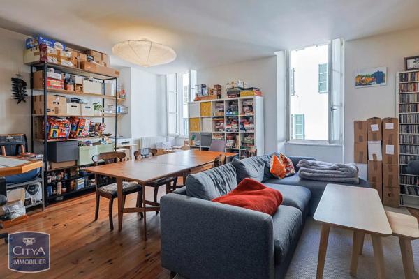 Immeuble à vendre 247m²