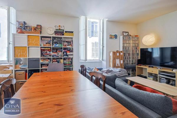 Immeuble à vendre 247m²