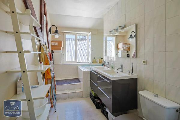 Immeuble à vendre 247m²