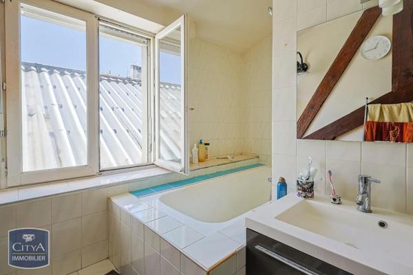 Immeuble à vendre 247m²