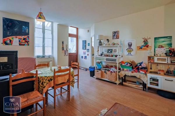 Immeuble à vendre 247m²