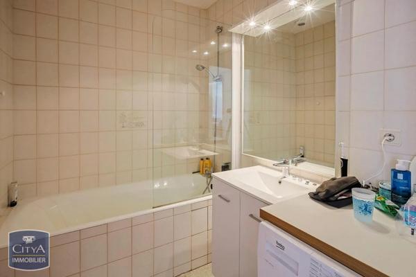 Immeuble à vendre 247m²