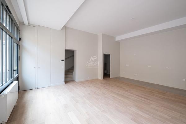 Versailles Notre Dame - Maison 4 piéces 103m² au sol avec terrasse et balcon 1 040 000 € **  - Référence  28138
