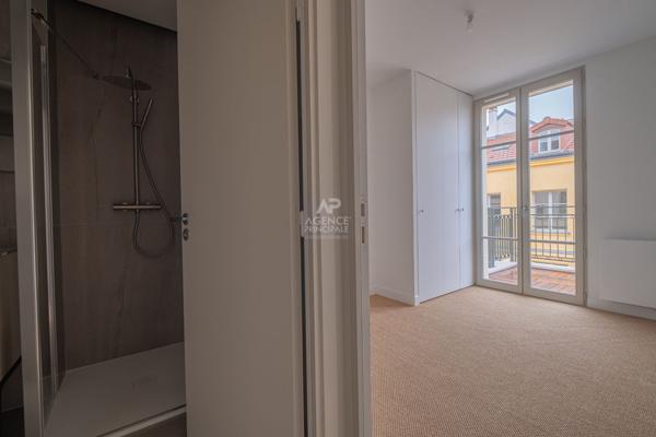 Versailles Notre Dame - Maison 4 piéces 103m² au sol avec terrasse et balcon 1 040 000 € **  - Référence  28138