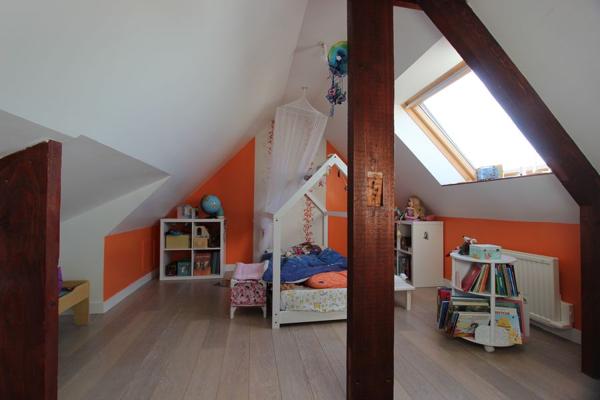 LA BELLE DEMEURE FAMILIALE, AU FRUGY. -