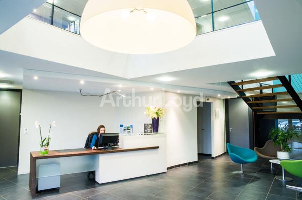Bureau à vendre ou à louer à Villeneuve d’Ascq emplacement stratégique fibre