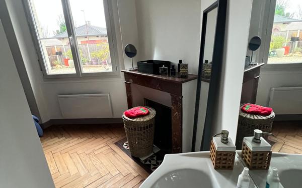 Maison à vendre    6 pièces •  Salles