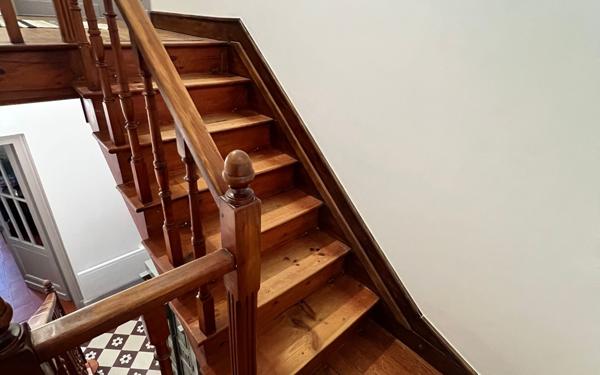 Maison à vendre    6 pièces •  Salles