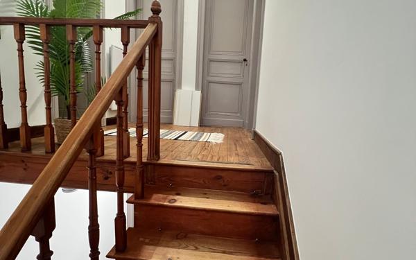 Maison à vendre    6 pièces •  Salles