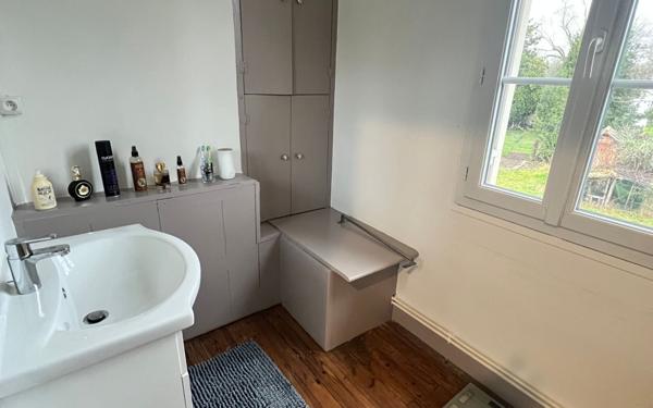 Maison à vendre    6 pièces •  Salles