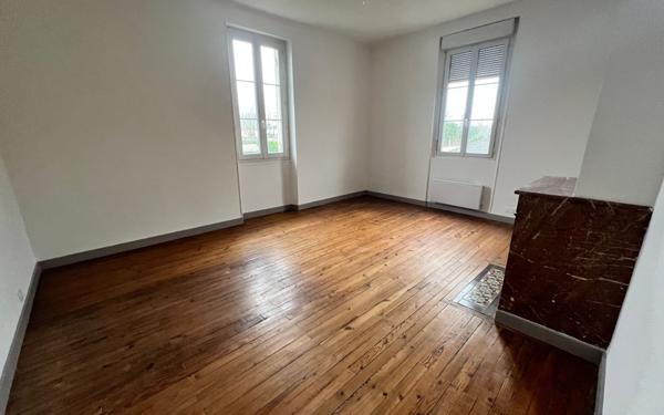 Maison à vendre    6 pièces •  Salles