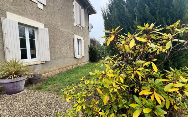 Maison à vendre    6 pièces •  Salles