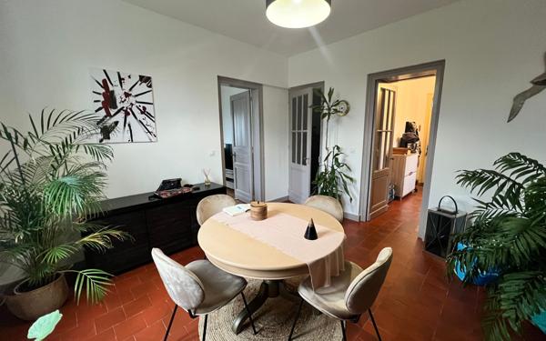 Maison à vendre    6 pièces •  Salles