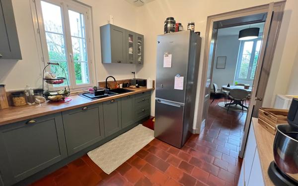 Maison à vendre    6 pièces •  Salles